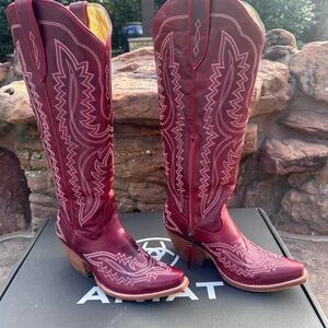 Ariat Women's Burgundy Red Western Heeled Boots